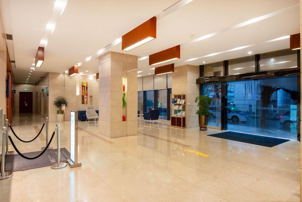 Holiday Inn Express Shenzhen Luohu photo 3
