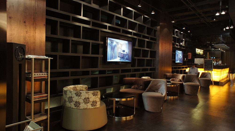 Qingdao Housing International Hotel photo 1