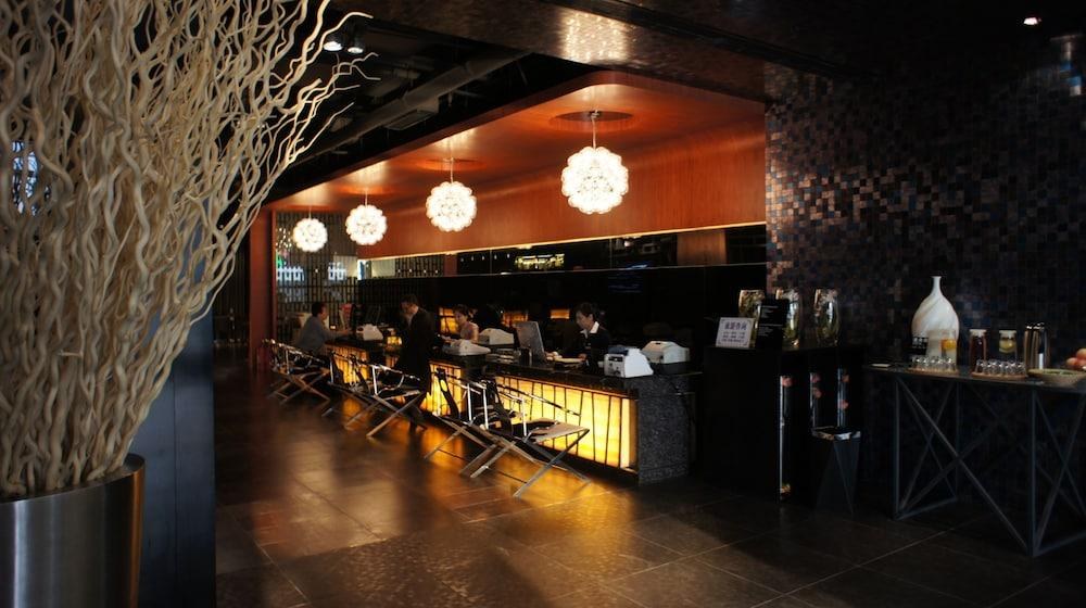Qingdao Housing International Hotel photo 3