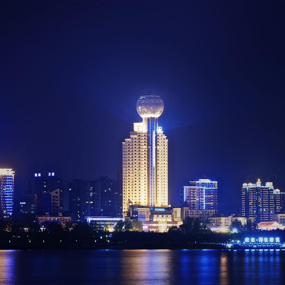 Howard Johnson Pearl Plaza Wuhan photo 2