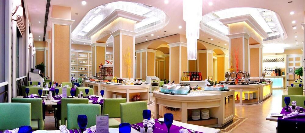 Holiday Inn Riverside Wuhan photo 2