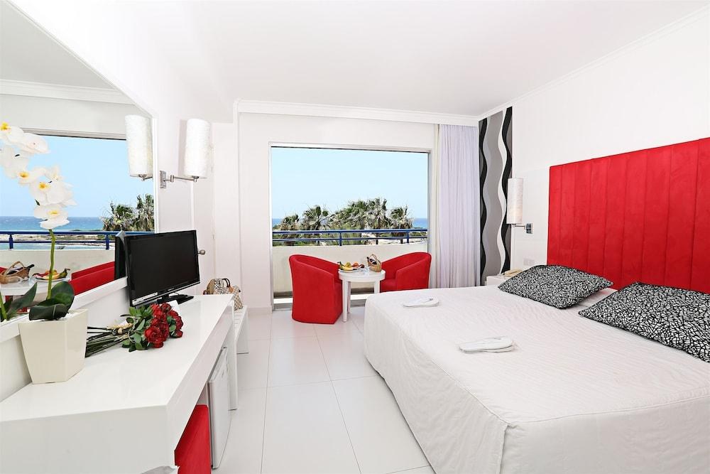 DOME BEACH RESORT photo 2