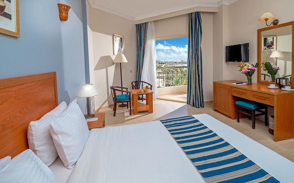 HAWAII LE JARDIN AQUA PARK RESORT (FAMILIES & COUPLES ONLY)