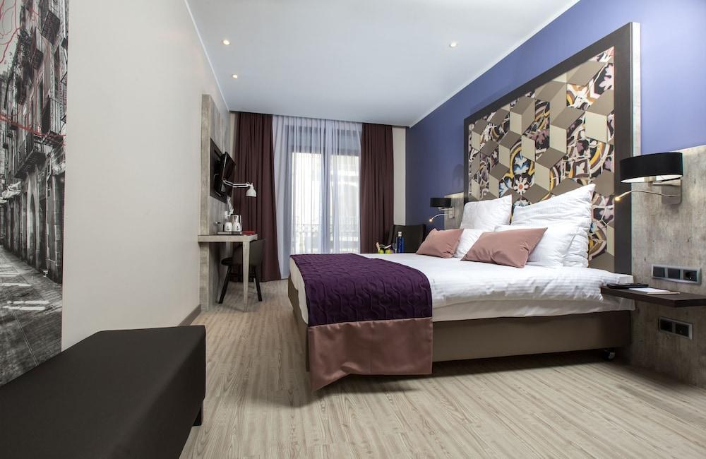 LEONARDO HOTEL BARCELONA LAS RAMBLAS photo 3