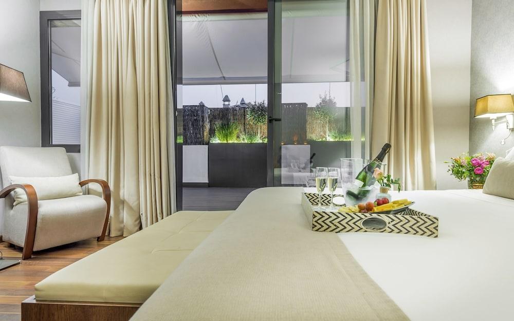 Aparthotel Mariano Cubi photo 2