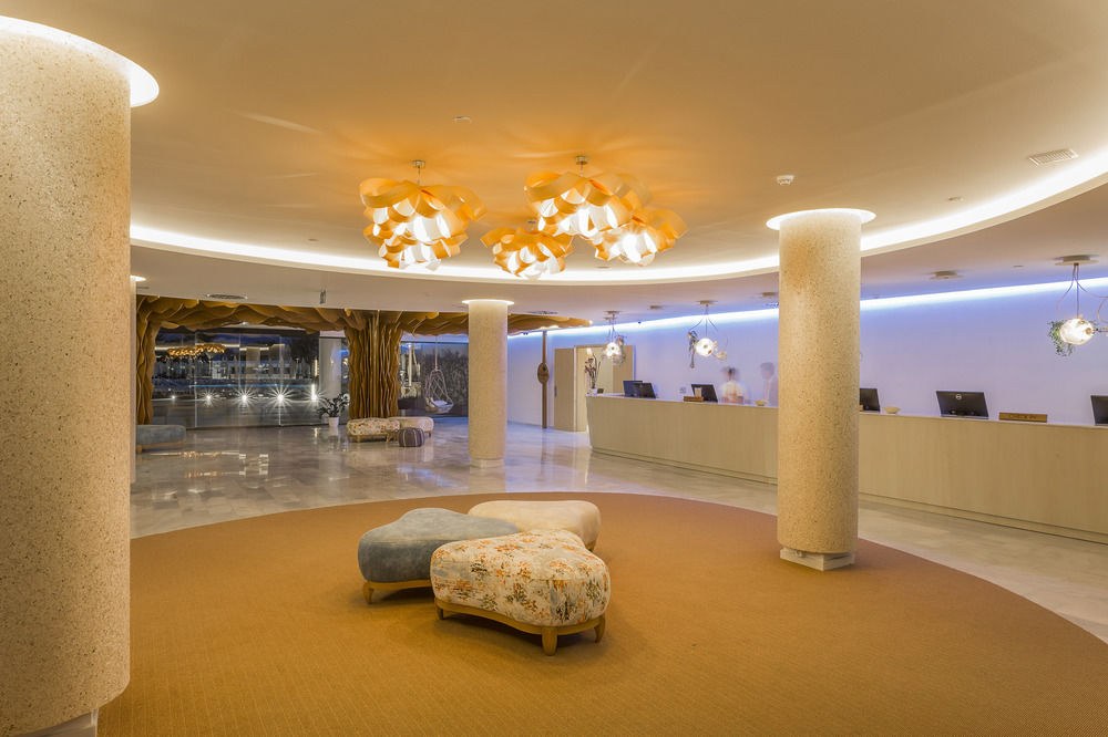 Grand Palladium White Island Resort & Spa