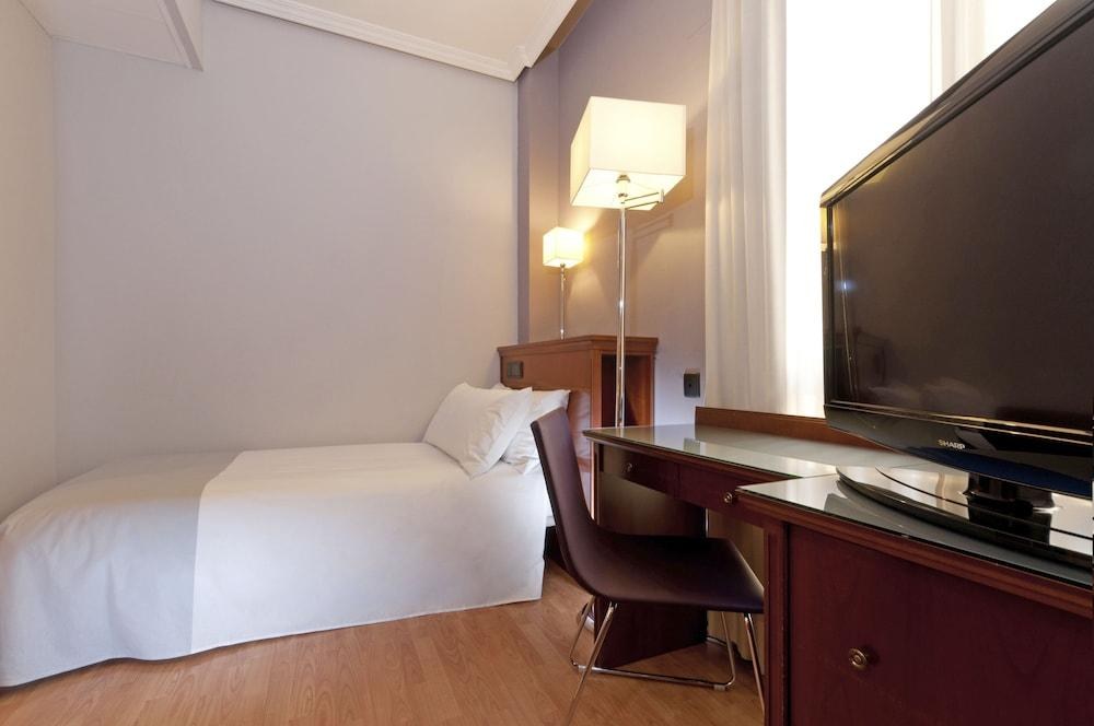 Innside Madrid Gran Via photo 1