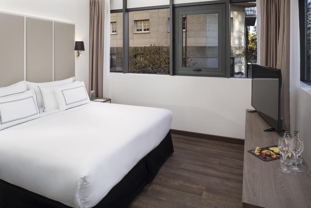 Melia Madrid Serrano photo 2