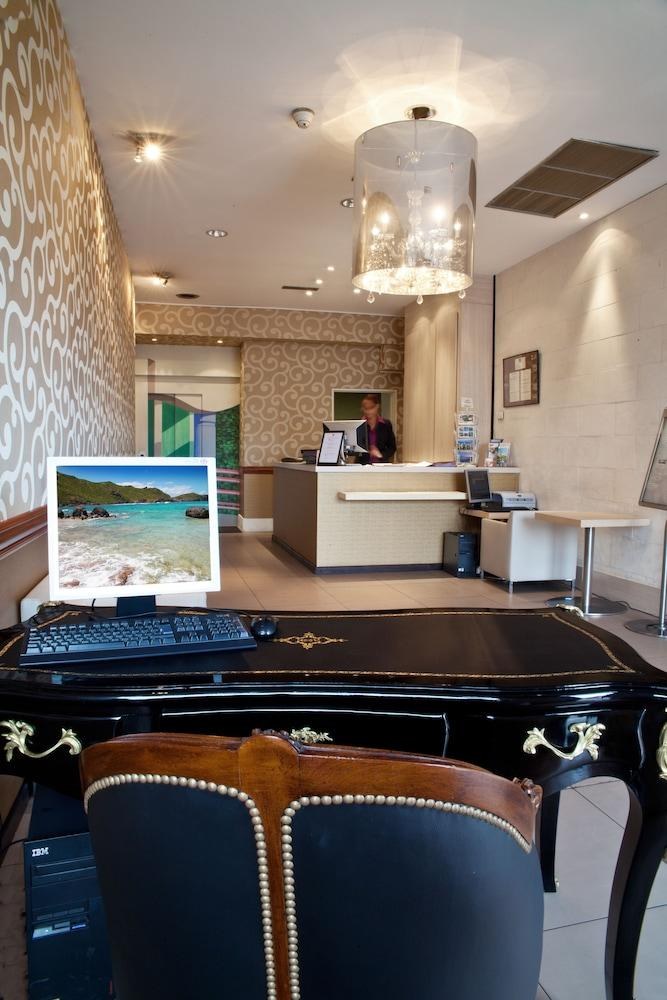 Maisons du Monde Hotel & Suites Marseille photo 2