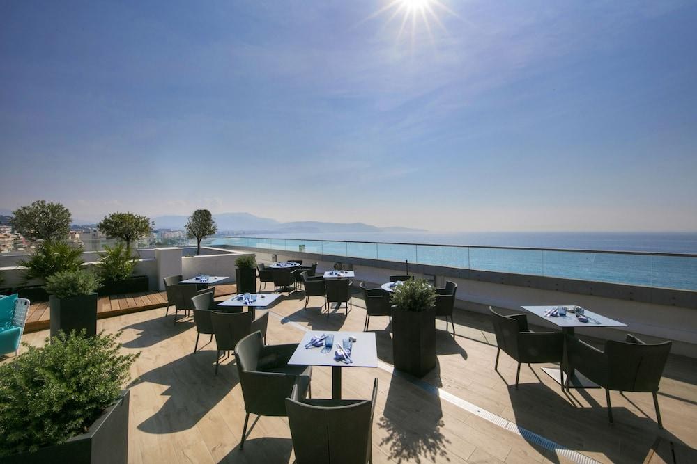 Radisson Blu Hotel Nice photo 4