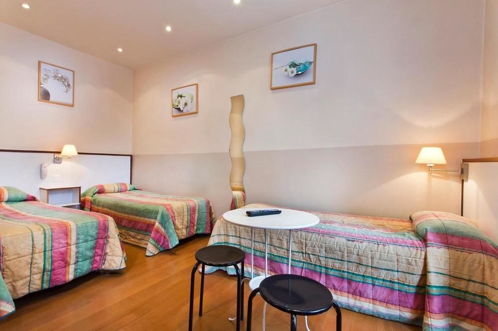 Merryl Hotel photo 1