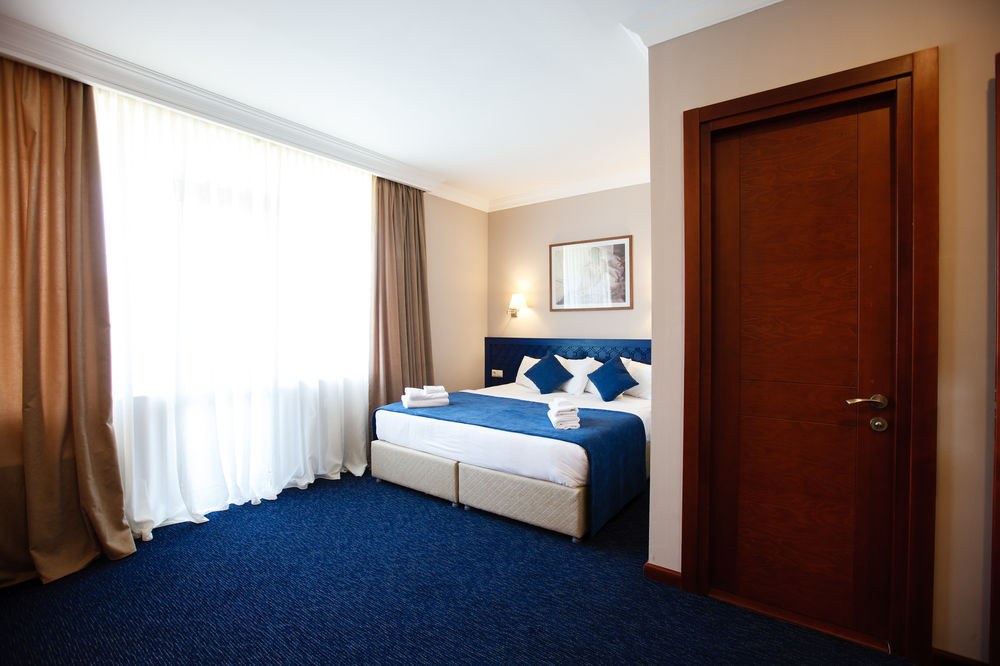 Cruise Hotel