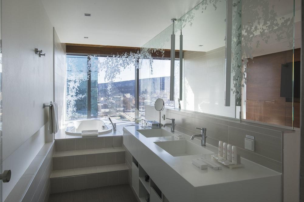 Radisson Blu Iveria Hotel, Tbilisi City Centre photo 2