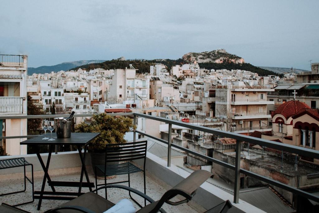AREOS HOTEL