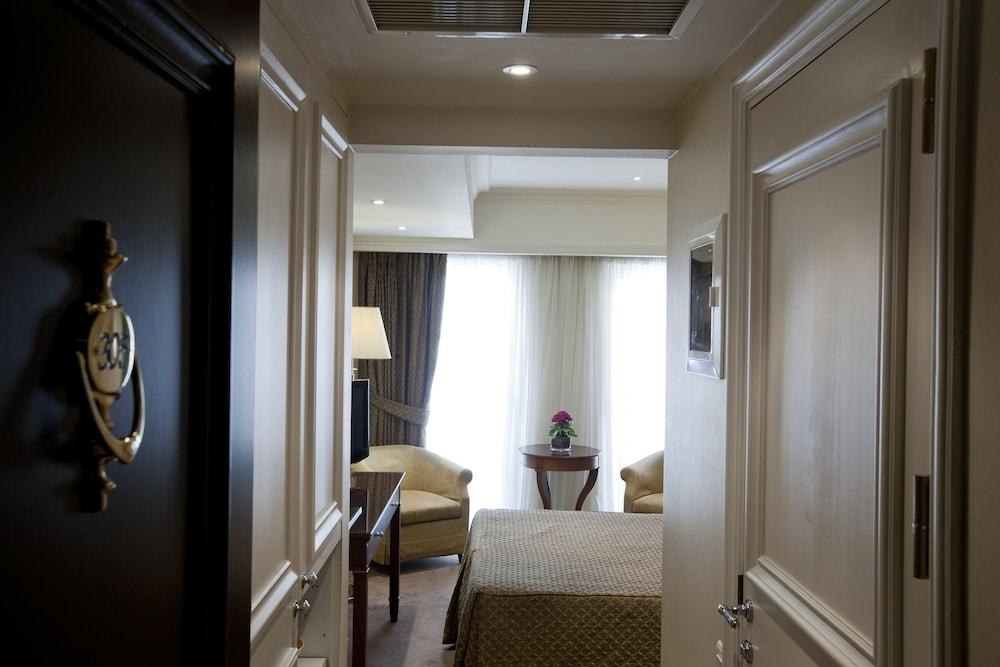 Hera Hotel photo 3