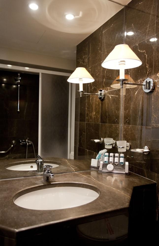 Hera Hotel photo 4