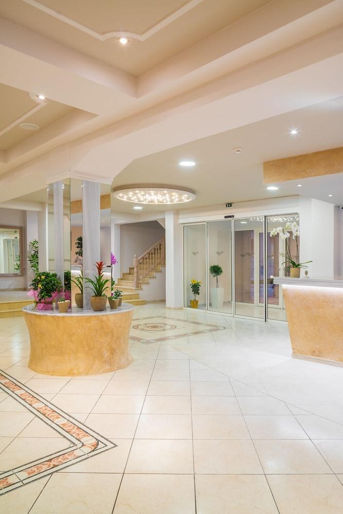 CNic Gemini Hotel photo 2