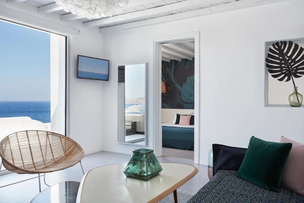 KOUROS HOTEL & SUITES photo 3