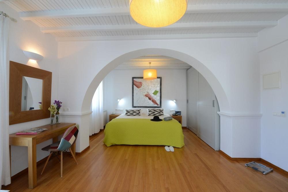 Elena Mykonos photo 3