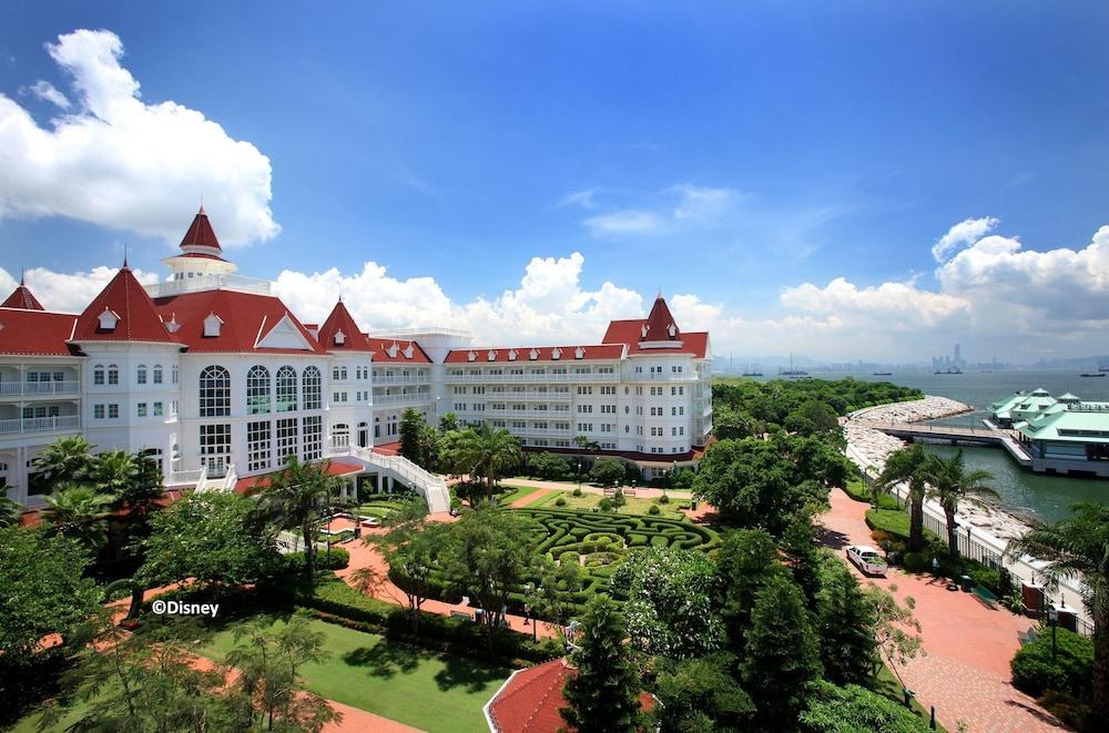 Hong Kong Disneyland Hotel photo 3