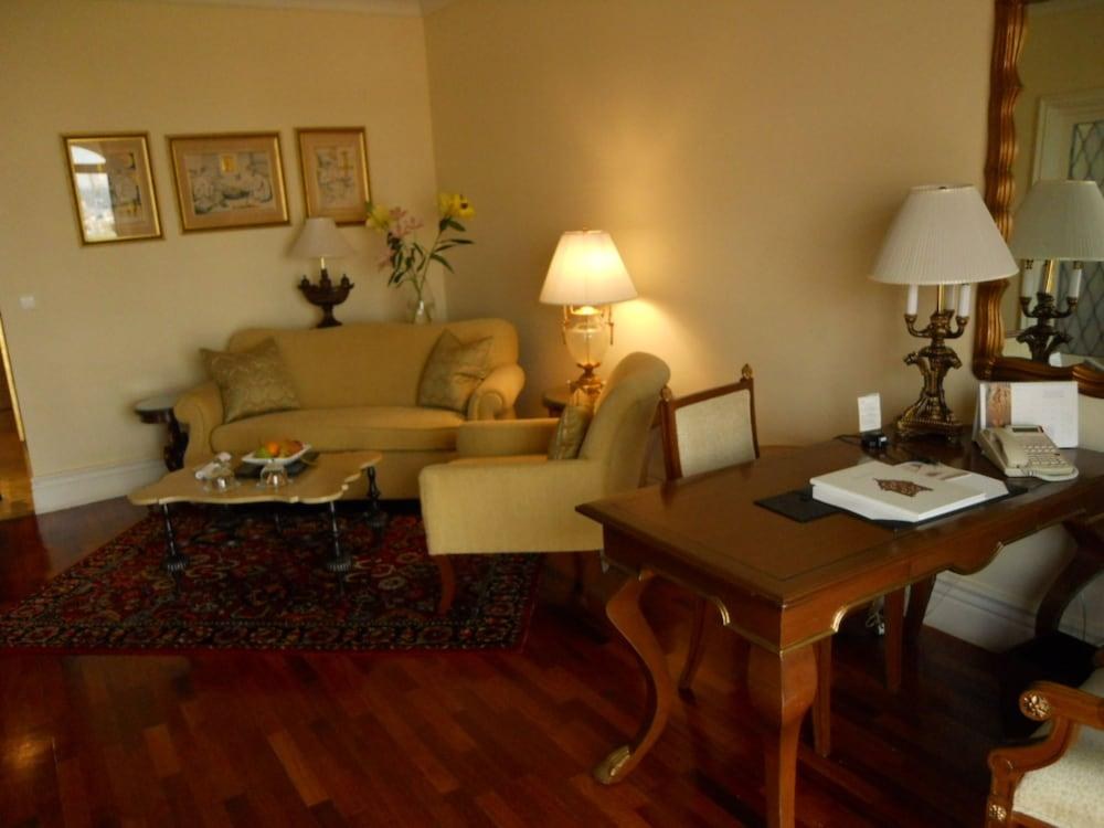 The Leela Palace Bangalore photo 4