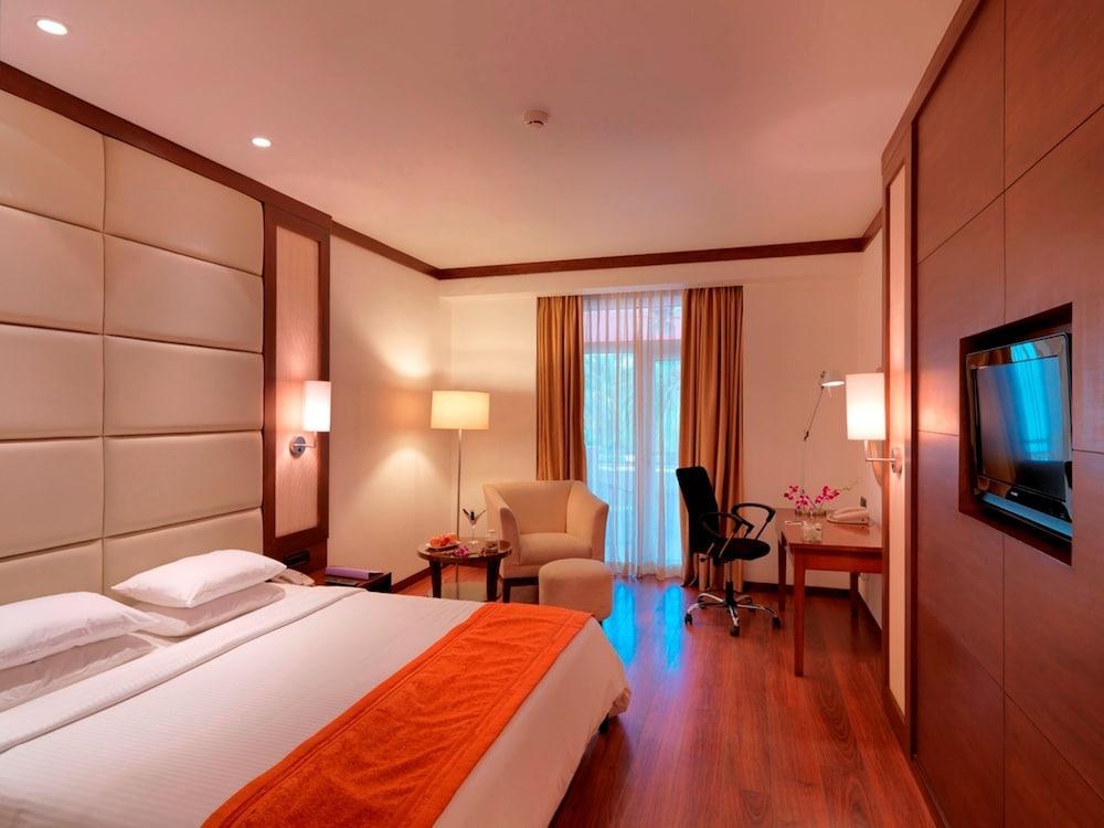 Royal Orchid Resort & Convention Centre photo 4