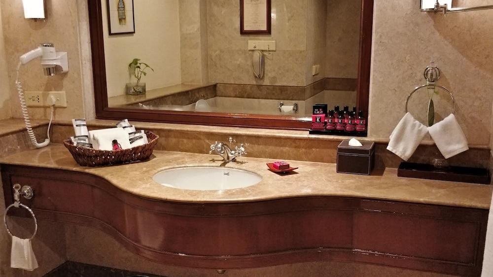 The Lalit Golf & Spa Resort Goa photo 2