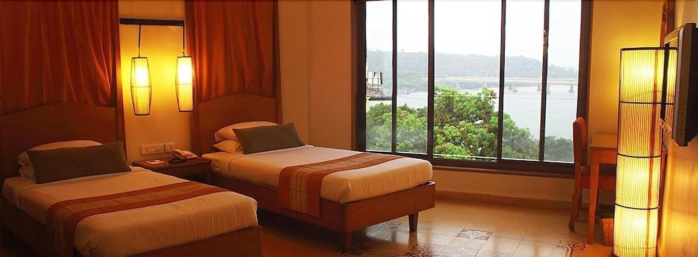 The Crown Goa photo 3