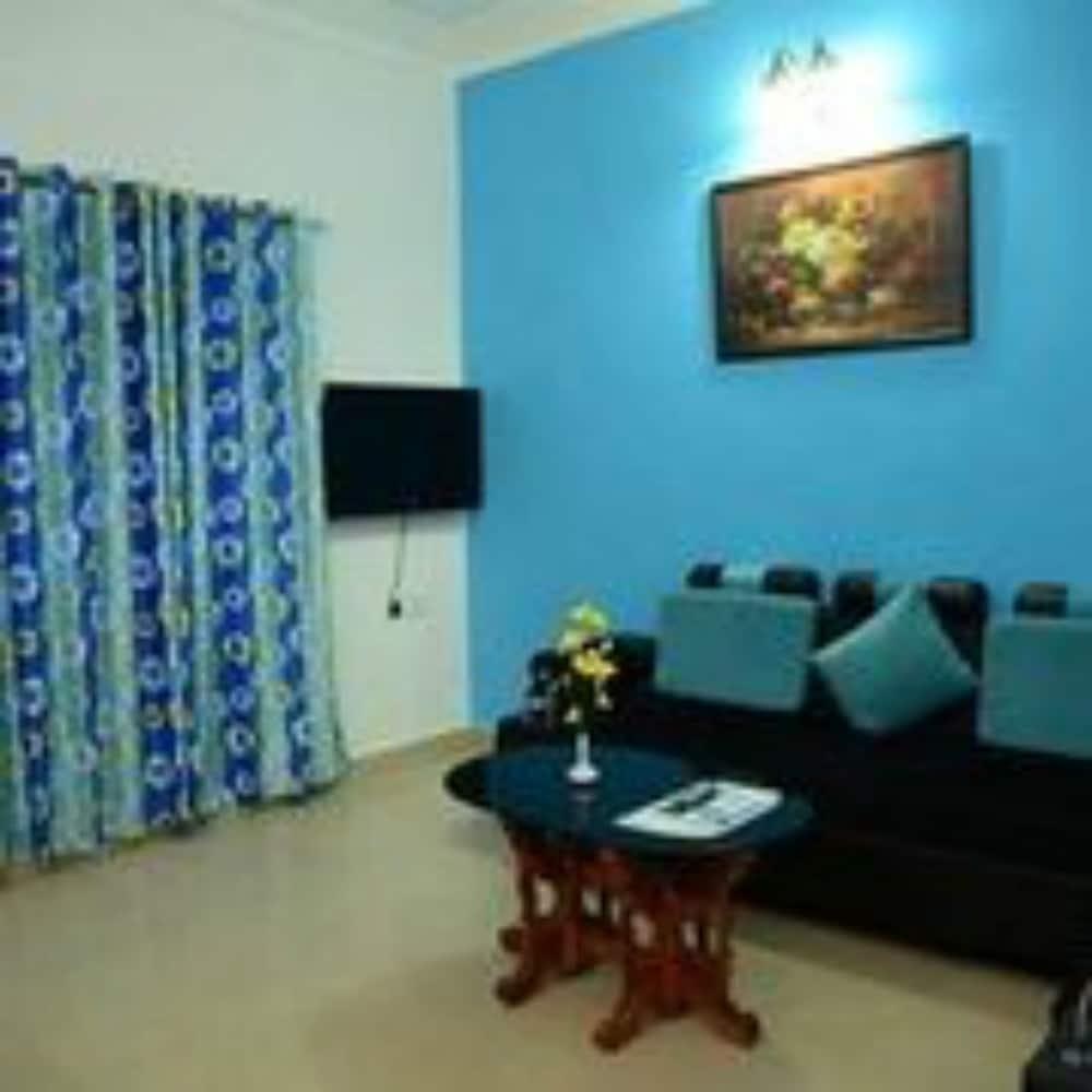 Paradise Village Beach Resort photo 3