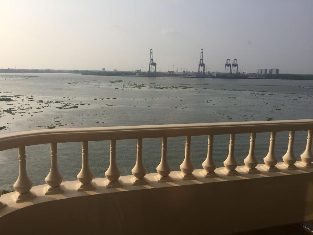 Taj Malabar Resort & Spa, Cochin photo 3
