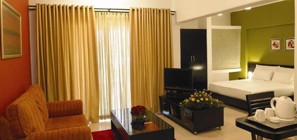 Royal Orchid Golden Suites photo 3