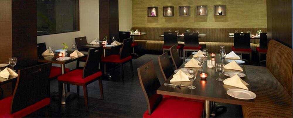 Royal Orchid Golden Suites photo 4