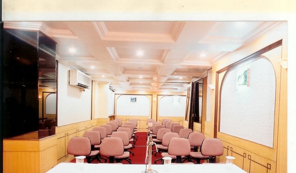 Swan Inn Hotel photo 1