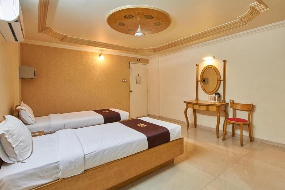 Swan Inn Hotel photo 2