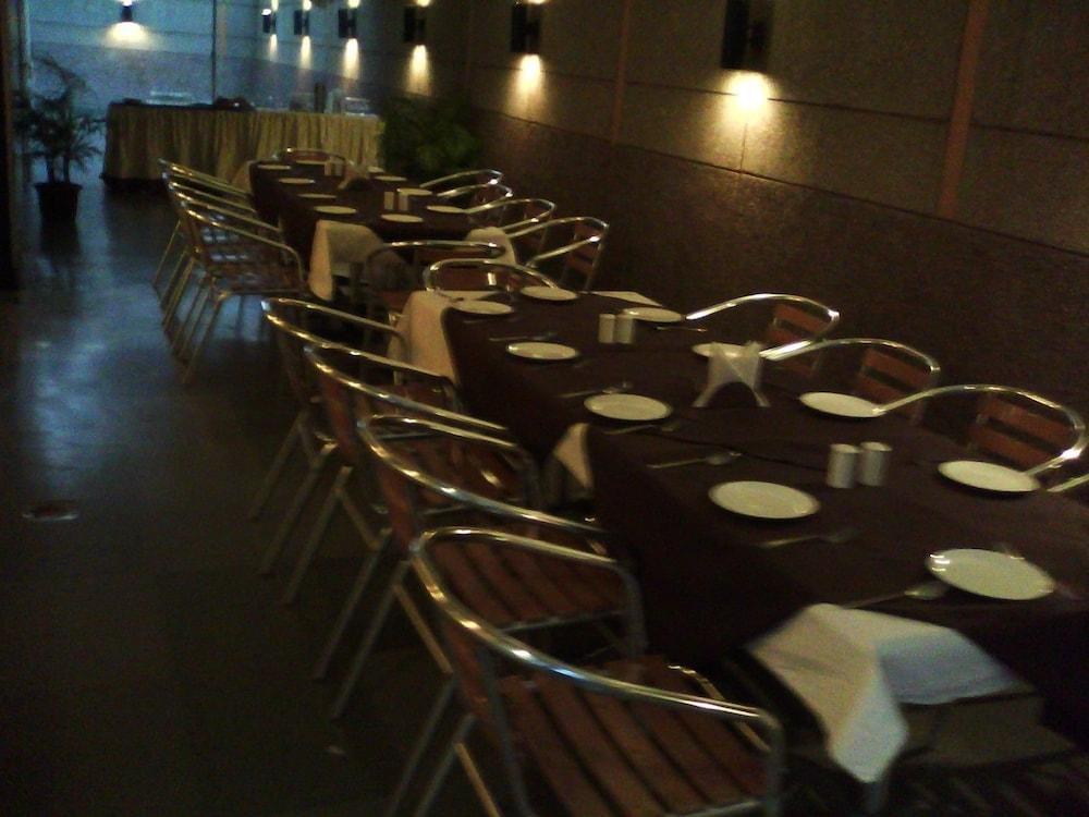 Collection O 30016 Citiotel Shivajinagar photo 2