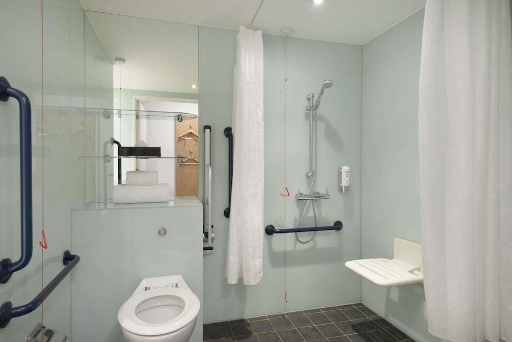 The Ramada by Wyndham Belfast photo 4