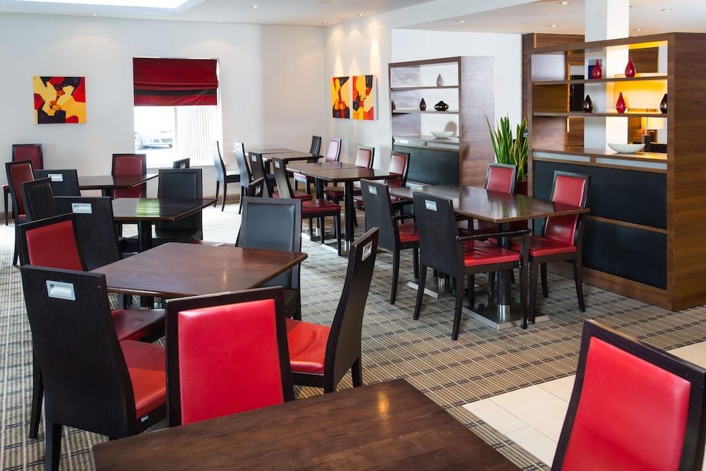 Holiday Inn Express Birmingham Oldbury M5/Jct.2 photo 2