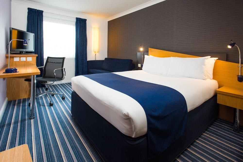Holiday Inn Express Birmingham Airport NEC photo 4