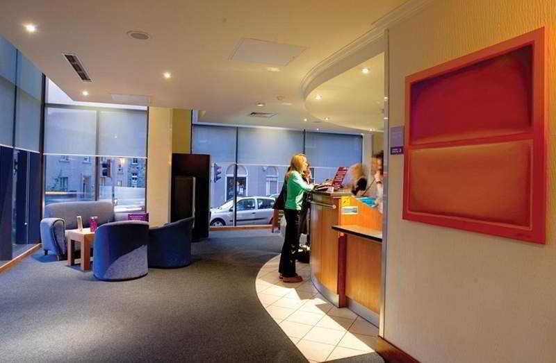 Premier Inn Edinburgh City Centre Lauriston Place photo 2