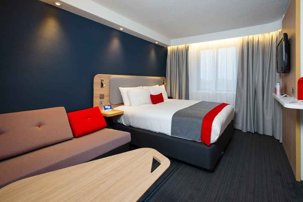 Holiday Inn Express Edinburgh - Leith Waterfront photo 3