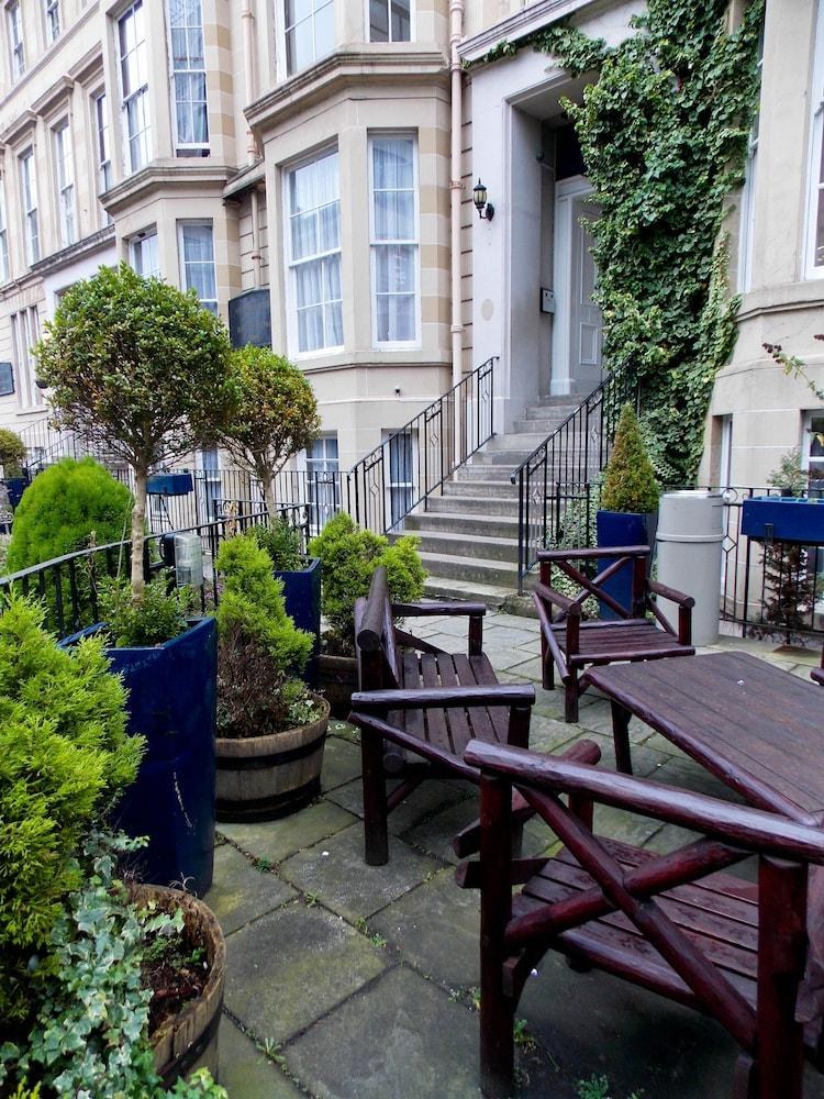 Victorian House photo 4