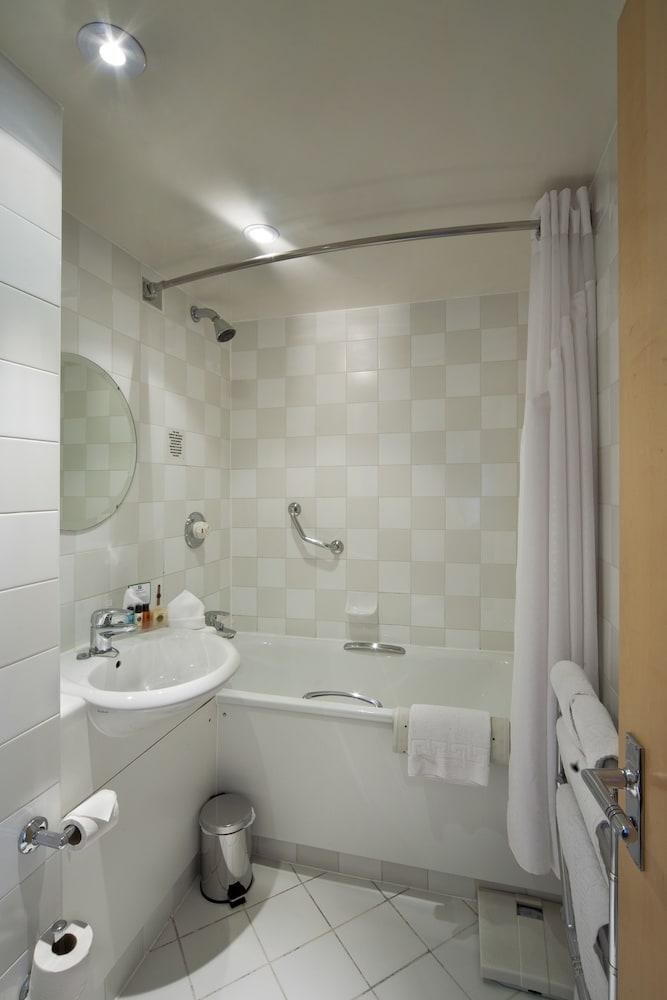 Holiday Inn Glasgow Airport photo 4