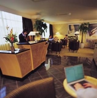 Crowne Plaza John Lennon Airport photo 1