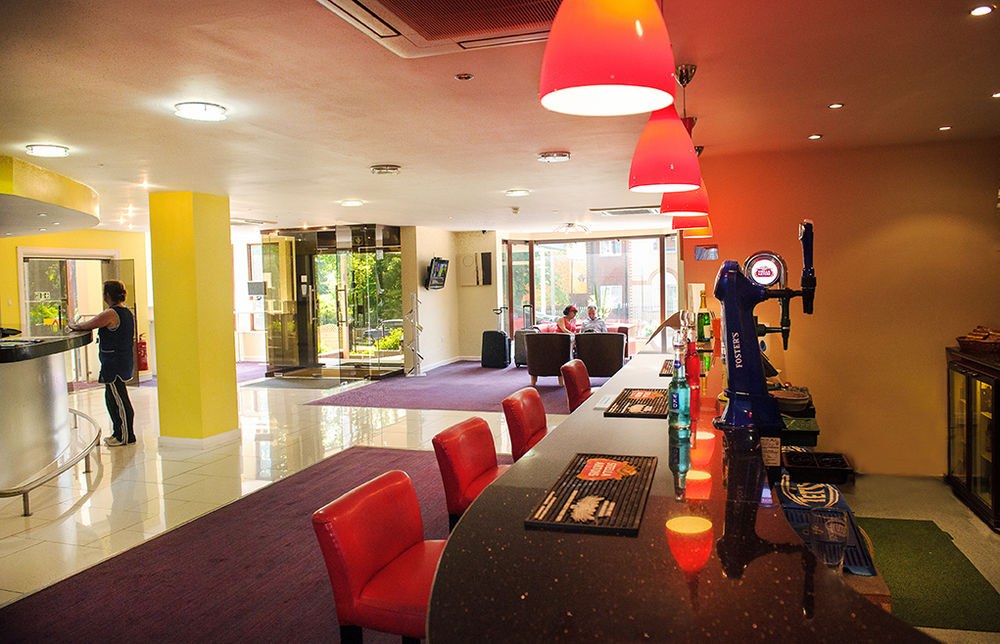 Luton Hotel photo 4