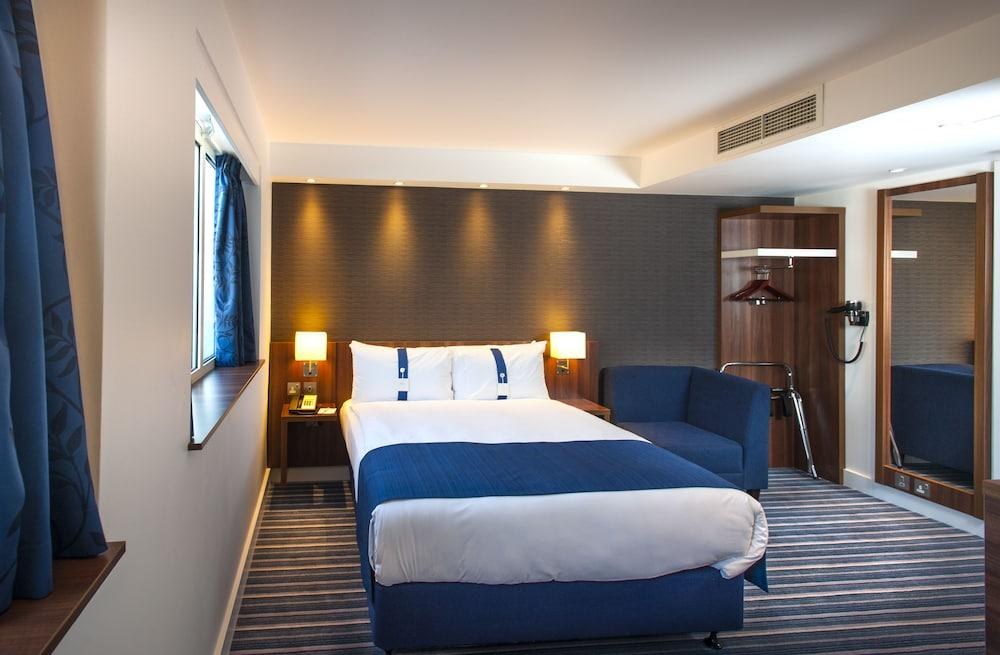 Holiday Inn Express London - Vauxhall Nine Elms photo 2