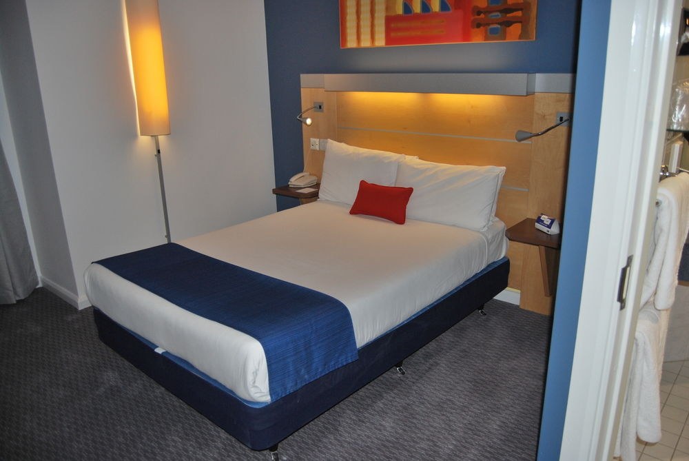 Holiday Inn Express Croydon photo 1