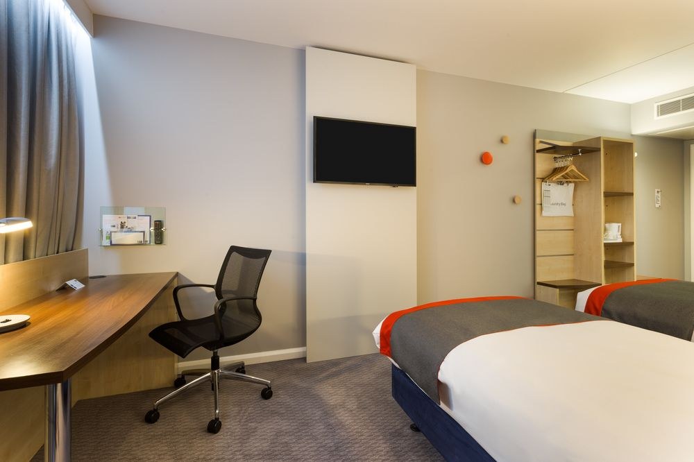 Holiday Inn Express Watford Junction