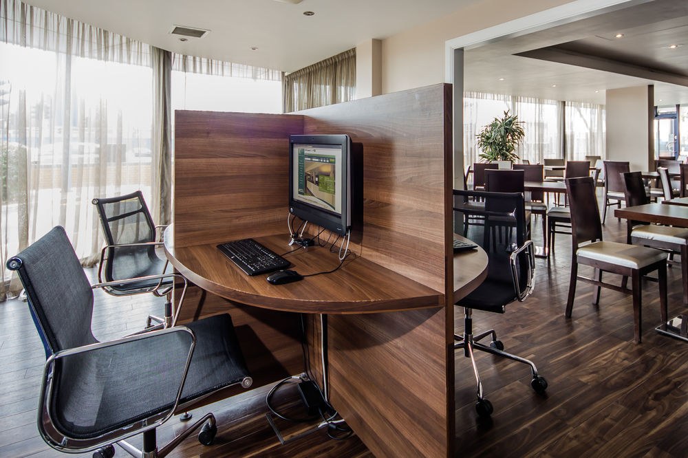 Holiday Inn Express London Royal Docks photo 1