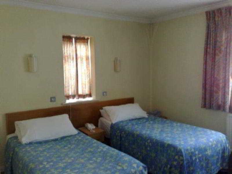 Central Hotel Golders Green photo 4
