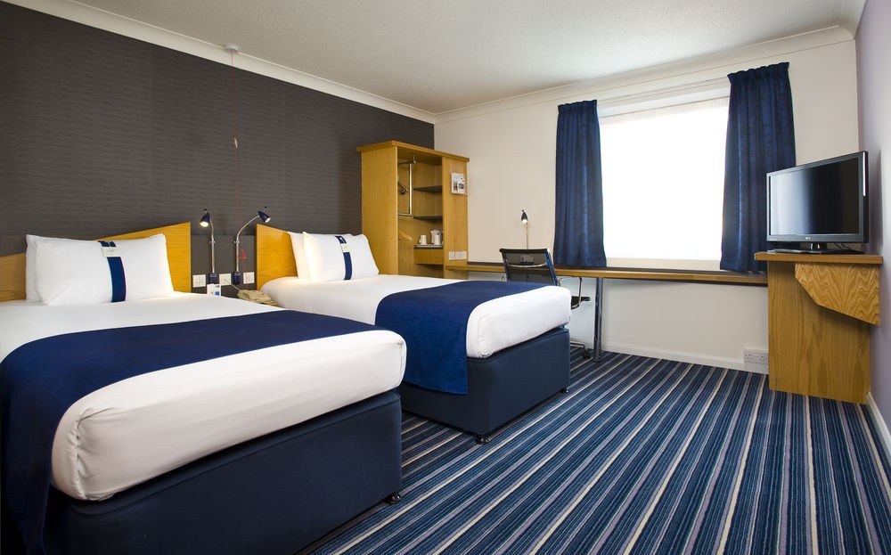 Holiday Inn Express London - Wandsworth photo 1